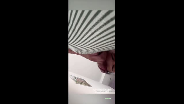 Suesalvia İfşa Videosu · Seritli Şortla Kalcalarini Sallıyor İfşa